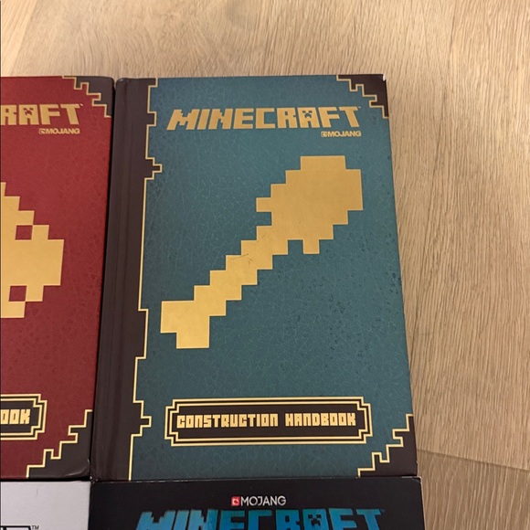 Minecraft bundle of 4 books new - Picture 5 of 5